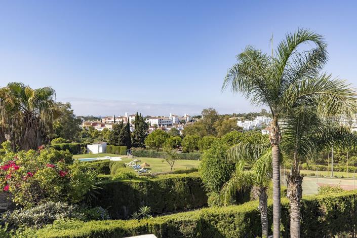 Image No.55-4 Bed Semi-Detached for sale