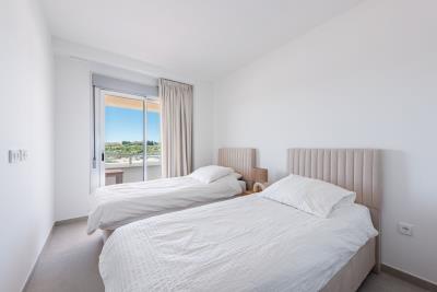 12-9d2414e6554ff283a7dbb3894364f2bd