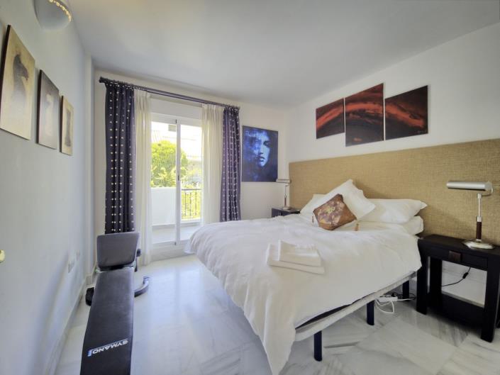 Image No.27-6 Bed Townhouse for sale