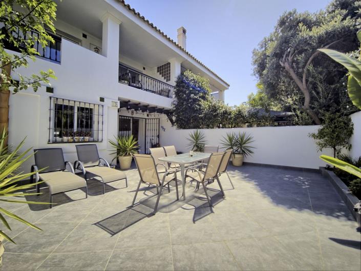 Image No.2-6 Bed Townhouse for sale