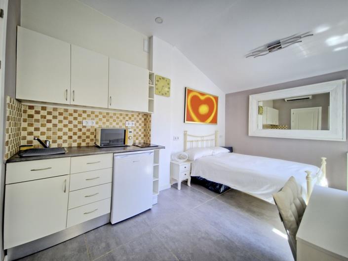 Image No.15-6 Bed Townhouse for sale