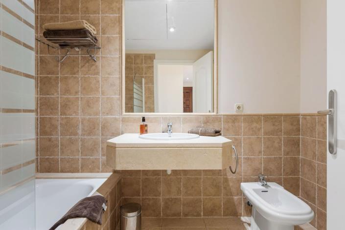 Image No.26-2 Bed Apartment for sale