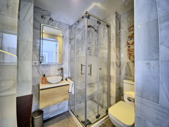 Image No.14-6 Bed Townhouse for sale