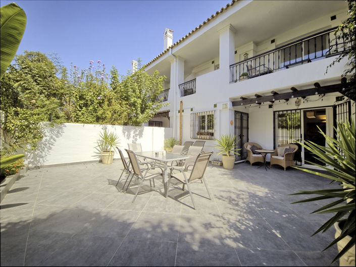 Image No.4-6 Bed Townhouse for sale