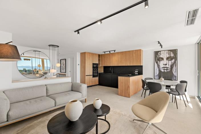 Image No.8-3 Bed Apartment for sale