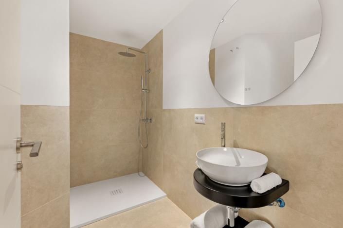 Image No.18-3 Bed Apartment for sale