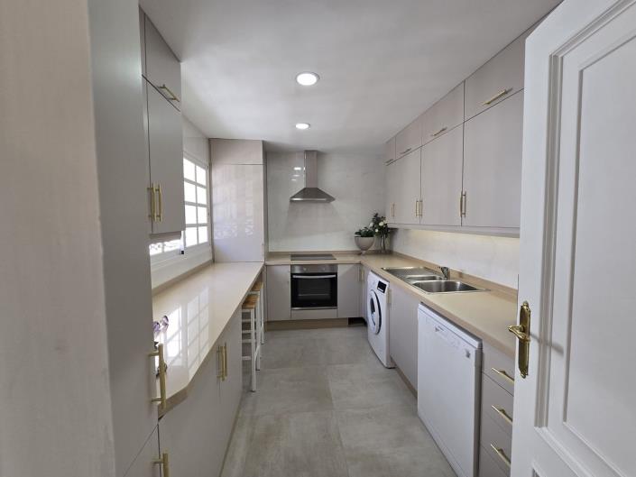 Image No.6-3 Bed Townhouse for sale