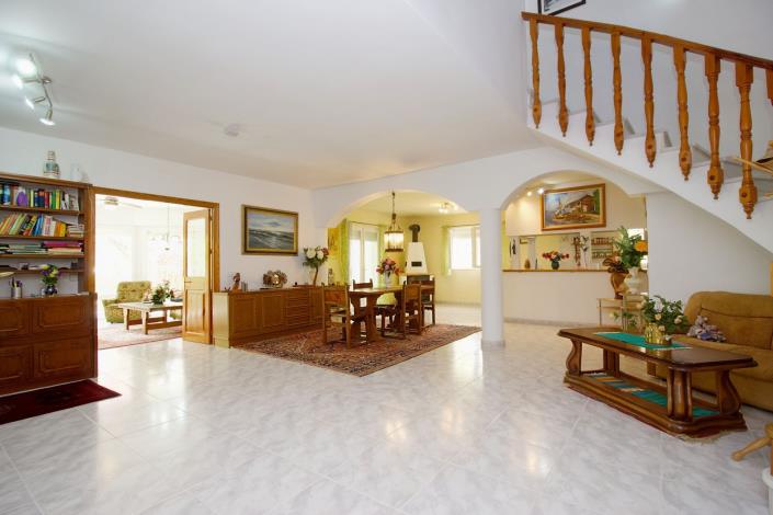 Image No.11-4 Bed Villa / Detached for sale