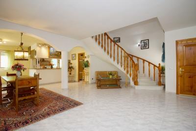 13-4d2745f4b54ae0f12c2baa3e2bd744e0