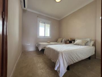 15-e65d437abef3cdae9b514eeeb695a8b9