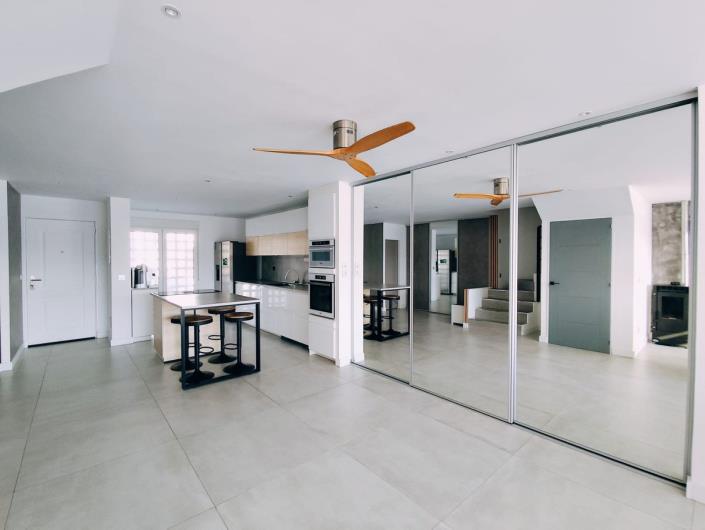 Image No.3-5 Bed Townhouse for sale