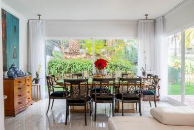 12-53013098fcab6c38b1379cd33298e050