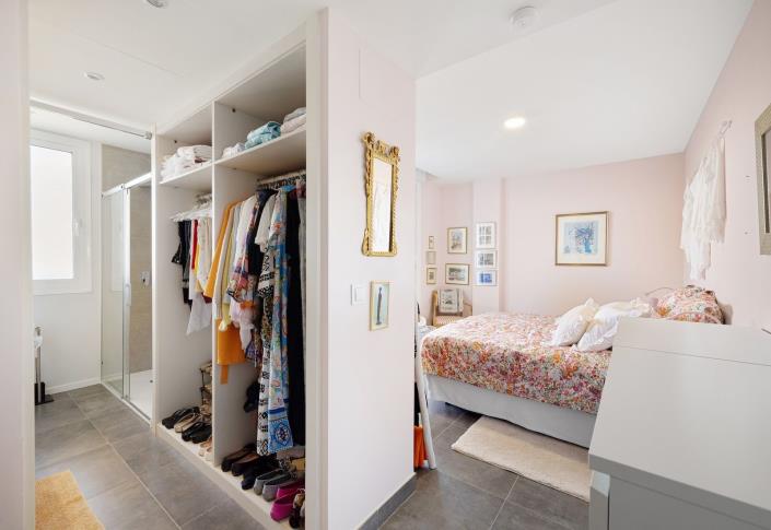 Image No.18-3 Bed Apartment for sale