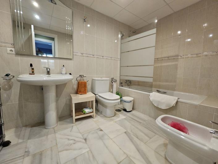 Image No.9-3 Bed Apartment for sale