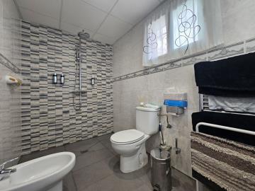 12-9d2414e6554ff283a7dbb3894364f2bd