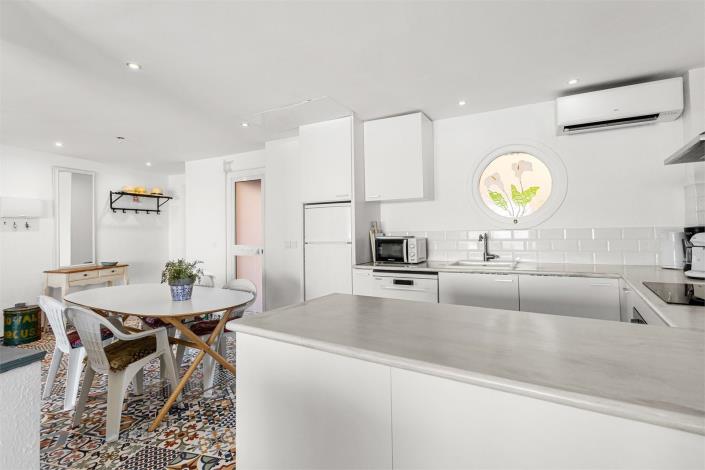 Image No.8-2 Bed Apartment for sale