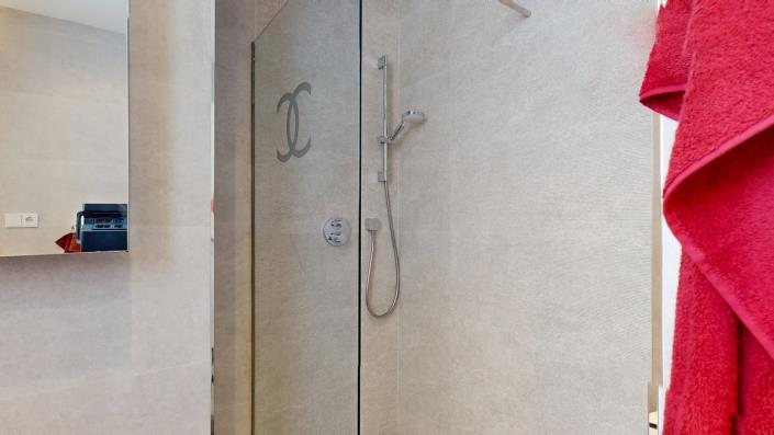 Image No.48-5 Bed Villa / Detached for sale