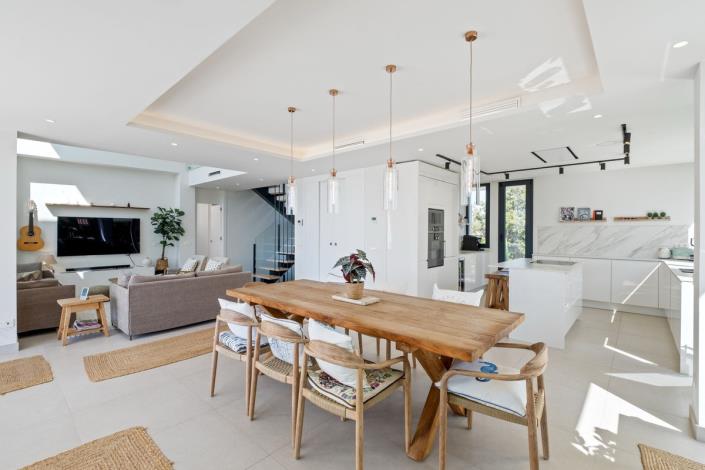 Image No.10-4 Bed Villa / Detached for sale