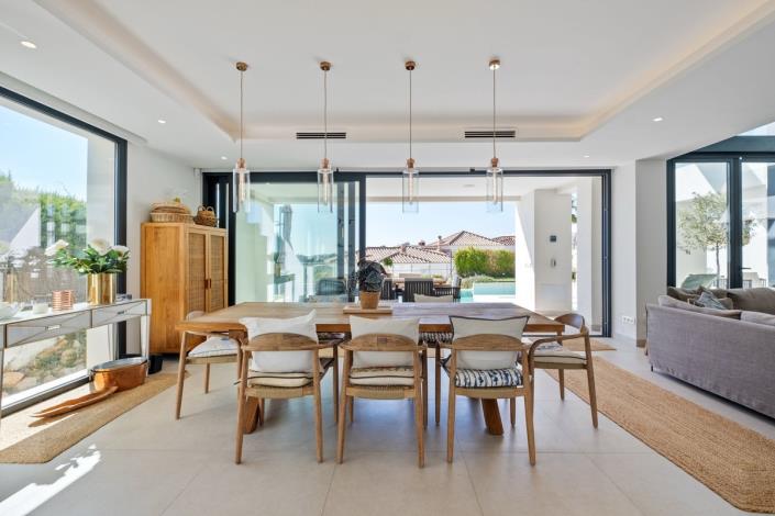 Image No.11-4 Bed Villa / Detached for sale