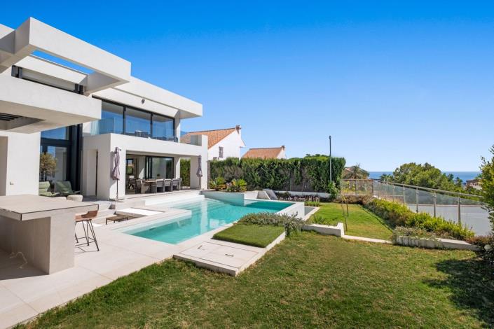 Image No.19-4 Bed Villa / Detached for sale