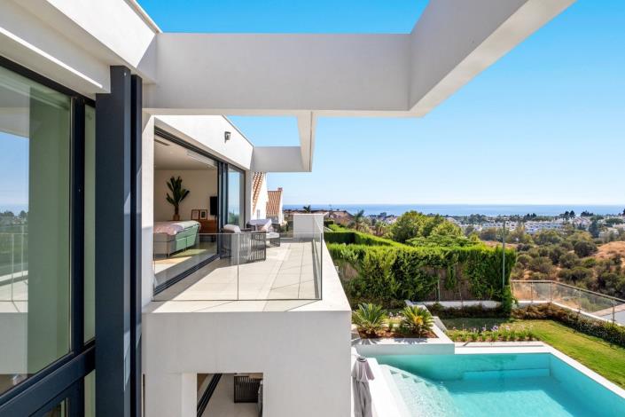 Image No.44-4 Bed Villa / Detached for sale