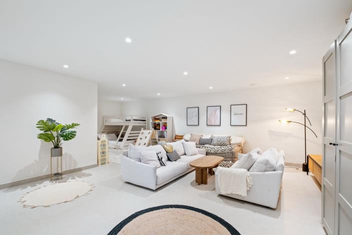 Image No.45-4 Bed Villa / Detached for sale