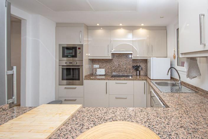 Image No.5-4 Bed Semi-Detached for sale