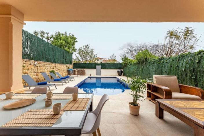 Image No.10-4 Bed Semi-Detached for sale