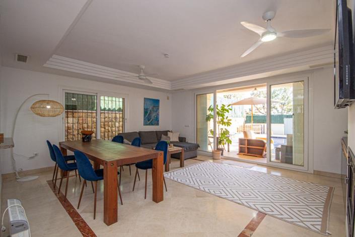 Image No.12-4 Bed Semi-Detached for sale