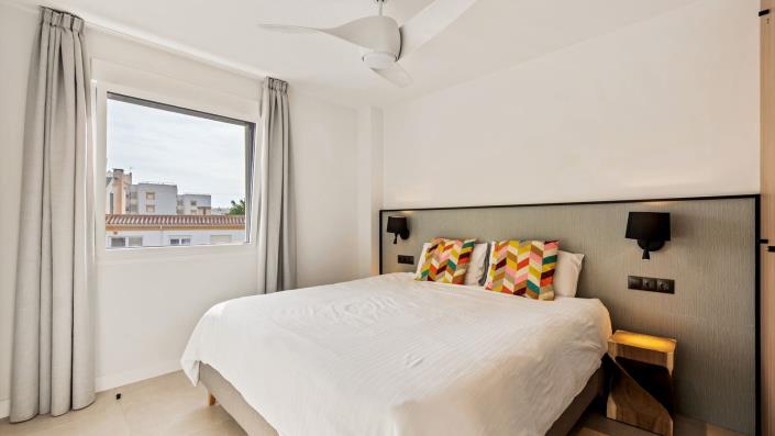 Image No.18-3 Bed Apartment for sale