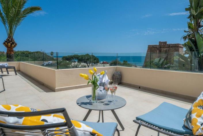 Image No.1-6 Bed Villa / Detached for sale