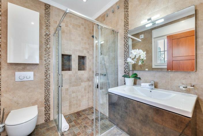 Image No.11-6 Bed Villa / Detached for sale