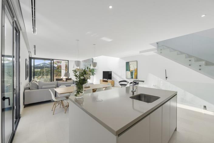 Image No.4-5 Bed Semi-Detached for sale