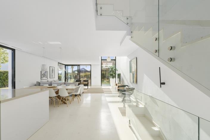 Image No.5-5 Bed Semi-Detached for sale