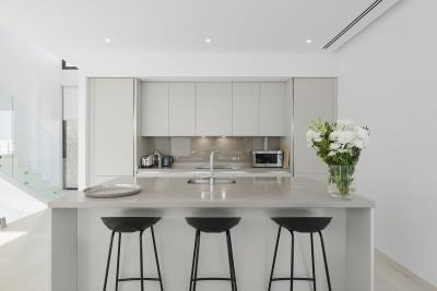 10-bb915d1cb19341576dcdc994b81ab9c5