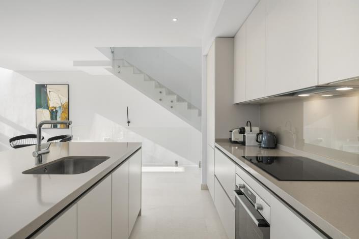 Image No.11-5 Bed Semi-Detached for sale