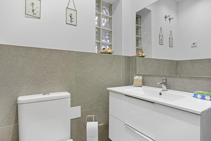 Image No.10-3 Bed Townhouse for sale