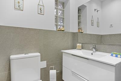 10-bb915d1cb19341576dcdc994b81ab9c5