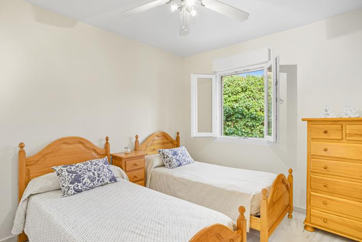 Image No.11-3 Bed Townhouse for sale