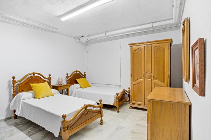 Image No.22-3 Bed Townhouse for sale