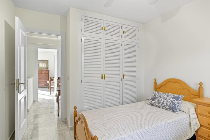 Image No.25-3 Bed Townhouse for sale