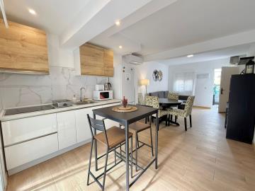 6-fa543ff60f4e104718a0562ed3ccbf30