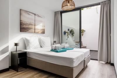 16-933207cc311deb5b807001b3861e3675