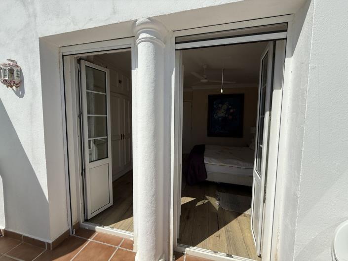 Image No.9-2 Bed Semi-Detached for sale