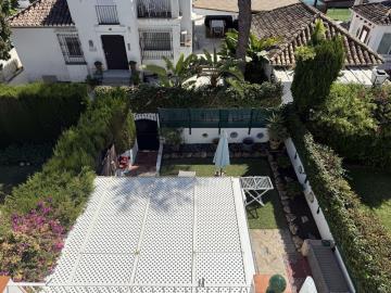 10-bb915d1cb19341576dcdc994b81ab9c5