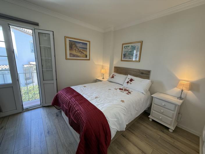 Image No.15-2 Bed Semi-Detached for sale