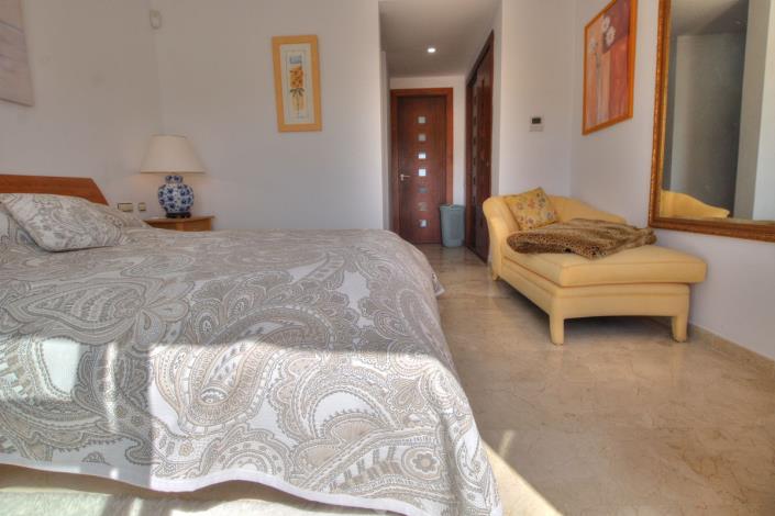 Image No.16-3 Bed Townhouse for sale