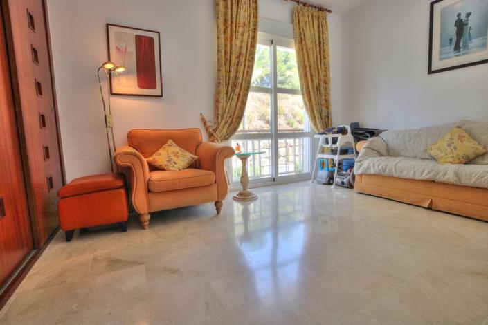 Image No.23-3 Bed Townhouse for sale