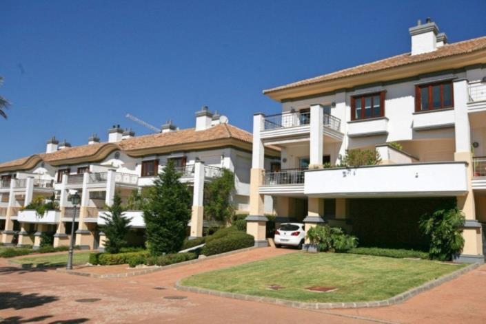 Image No.28-3 Bed Townhouse for sale