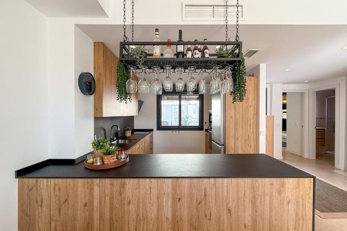 Image No.17-3 Bed Townhouse for sale